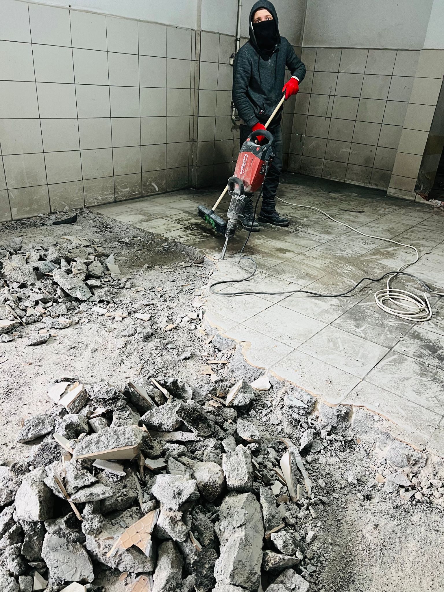 Kırma ve yıkım çalışması